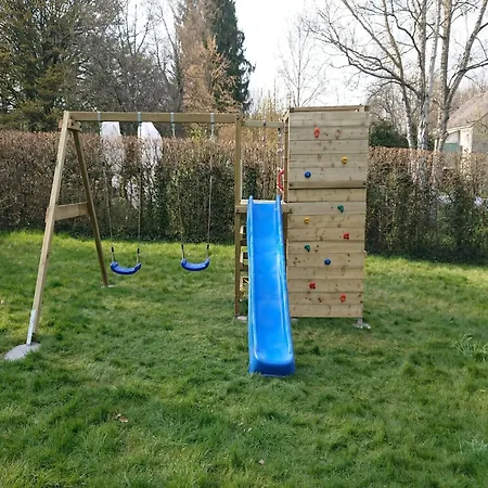 펜션 Lavish In Forrieres With Sauna *